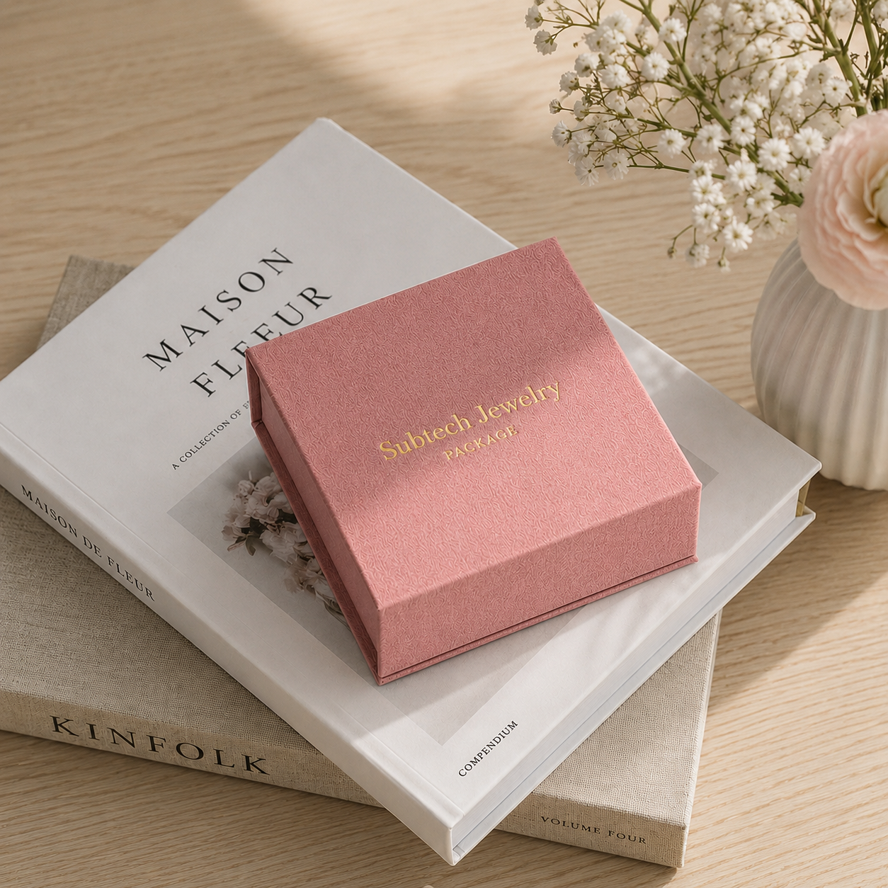 100pcs Custom Magnetic Jewellry Storage Box, 9*9*3.5cm Flip Box with Sponge, Logo Hot Stamping