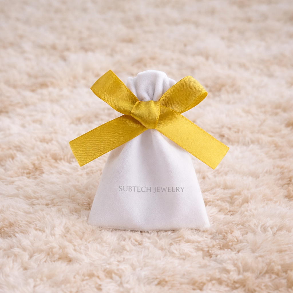 100pcs Custom Wholesale Velvet Fabric Jewelry Pouch, Cute Flannel Storage Bags with Ribbon, High Quality